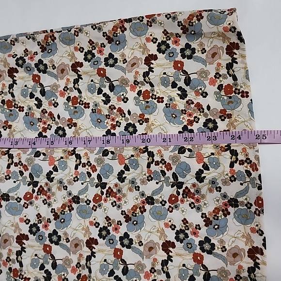 Lauren Conrad Long Sleeves Floral Blouse / Size M - Picture 9 of 13